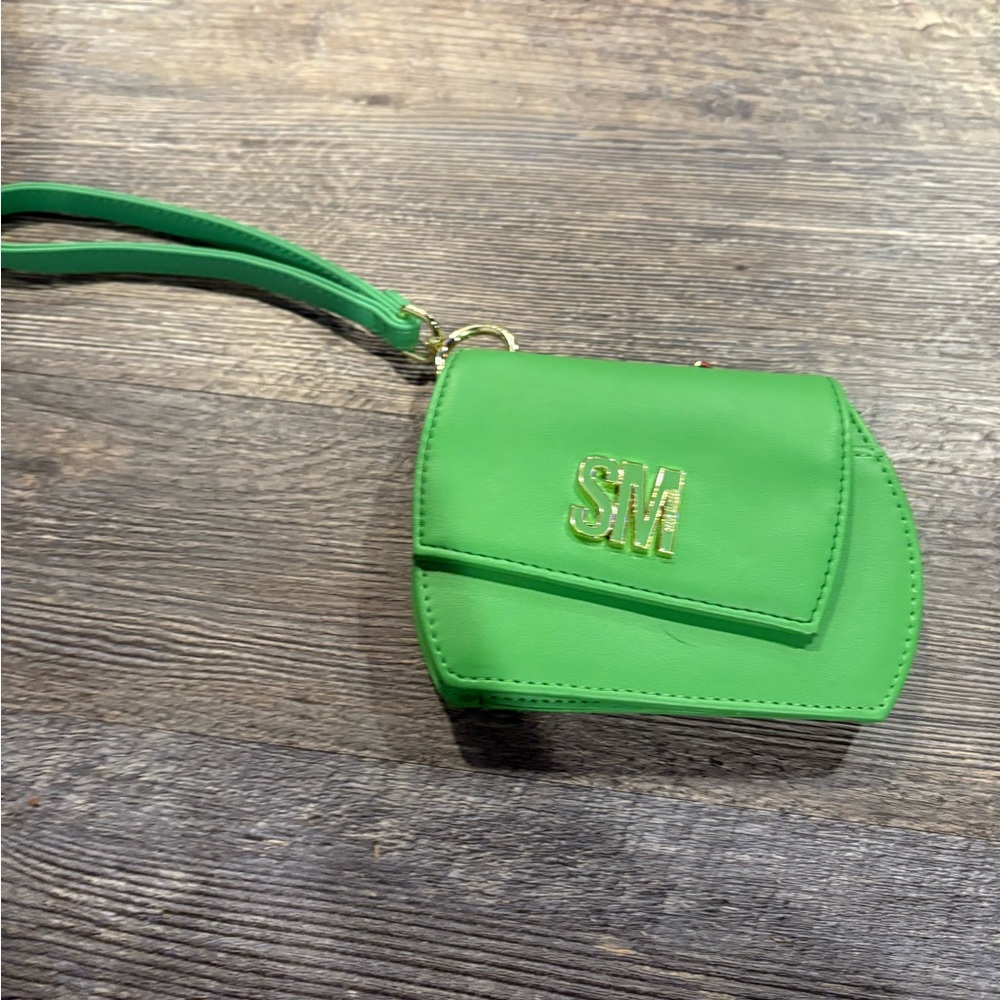 Steve Madden Green Wallet Structured Design